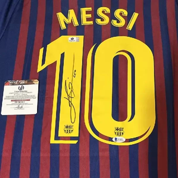 梅西 2022 世界杯夺冠亲笔签名装裱球衣